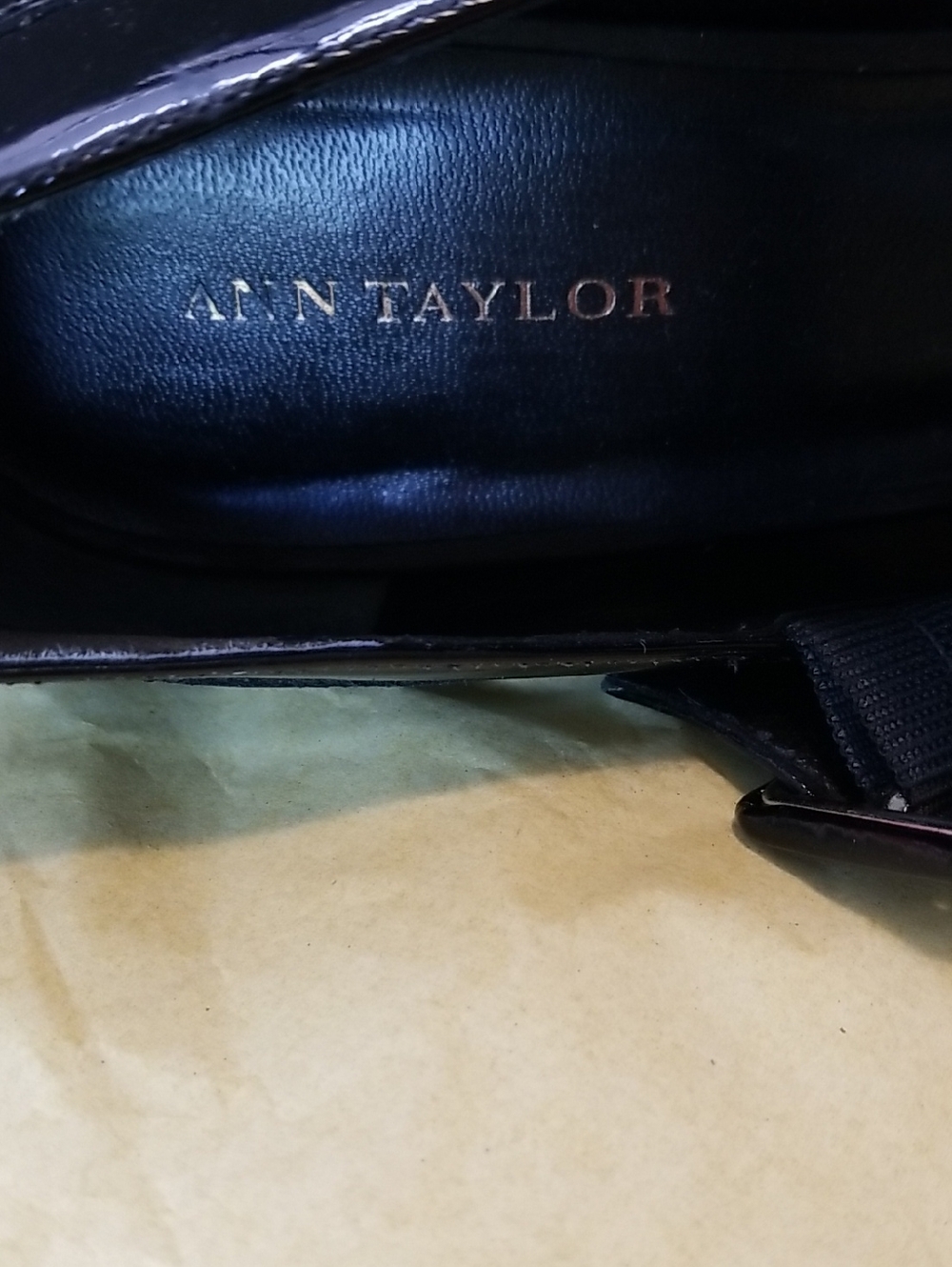 Ann Taylor Christie pointy toe Mary Jane Heels size 7 patent leather NWT - Picture 3 of 5